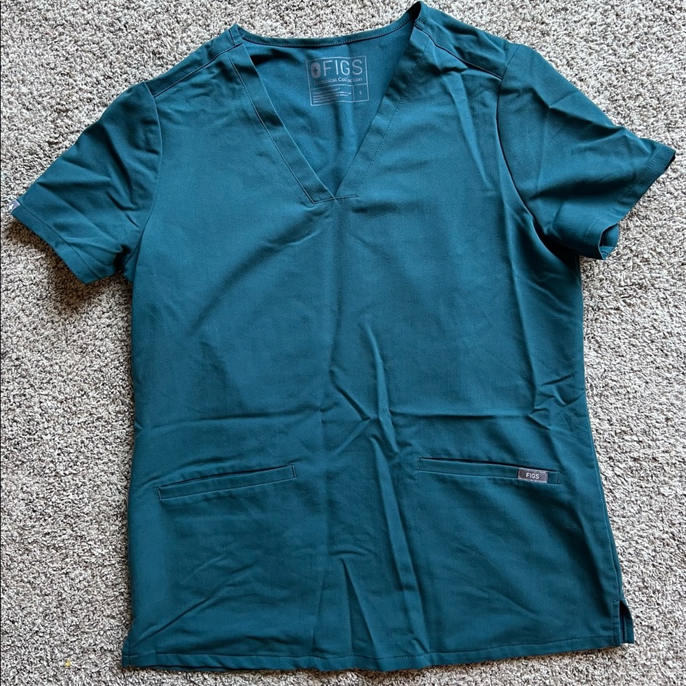 Figs Scrub Top
